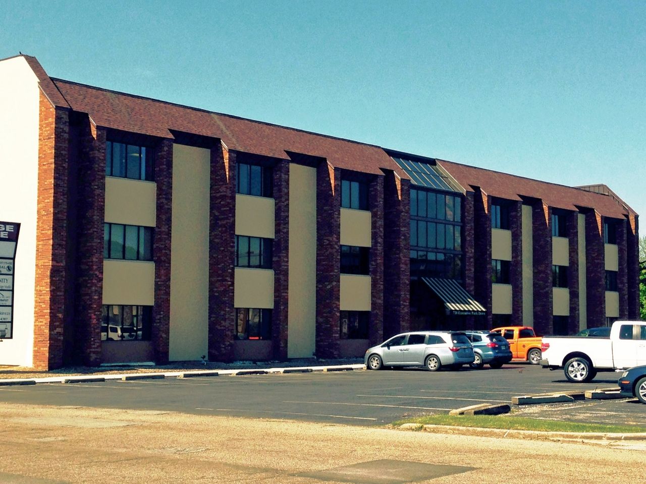 Vantage Centre: 720 Executive Park Dr, Greenwood, IN 46143
